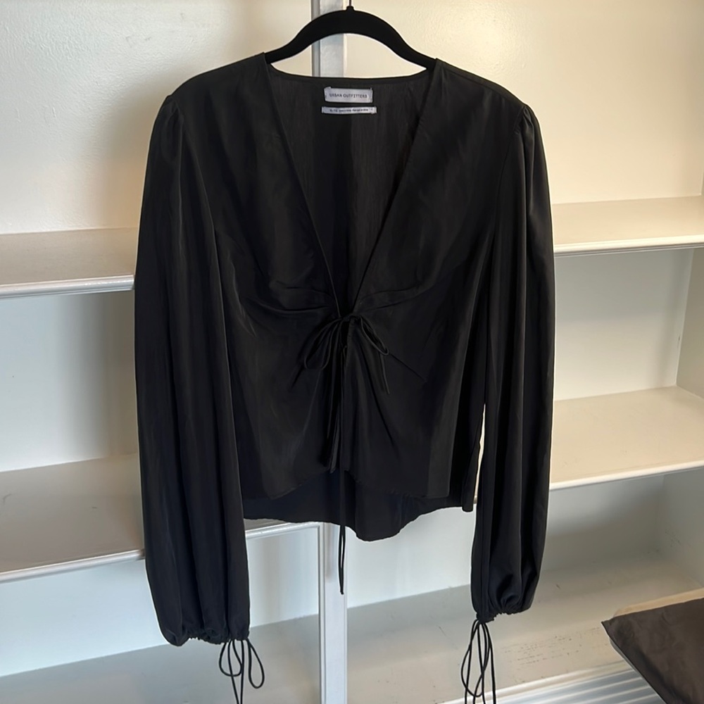 UO Black Satin Bow Tie Long Sleeve Top - XL